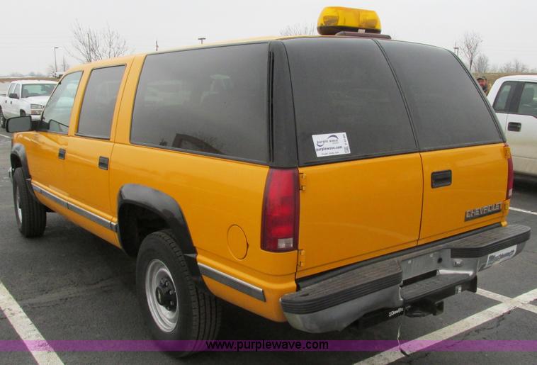 image for item F4189 1999 Chevrolet Suburban K2500 SUV