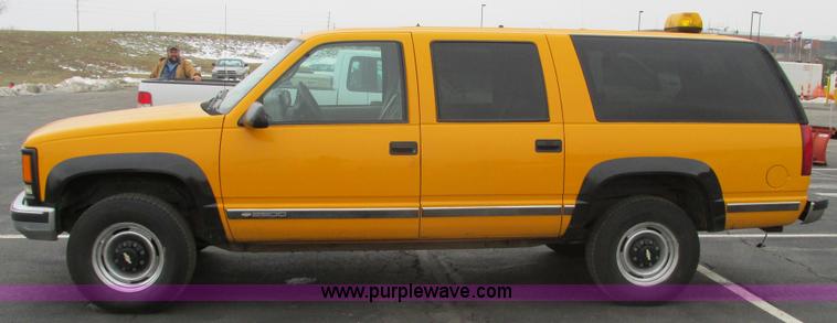 image for item F4189 1999 Chevrolet Suburban K2500 SUV