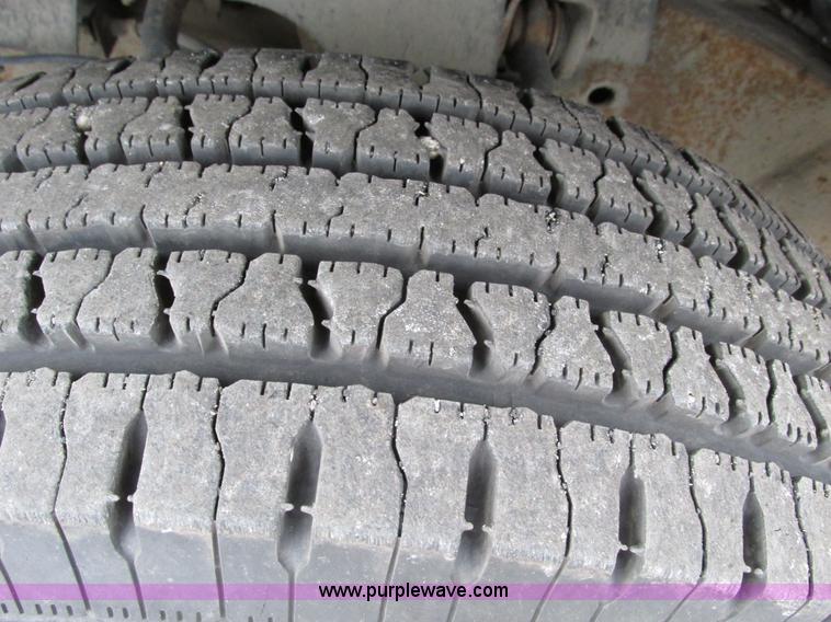 image for item F4189 1999 Chevrolet Suburban K2500 SUV