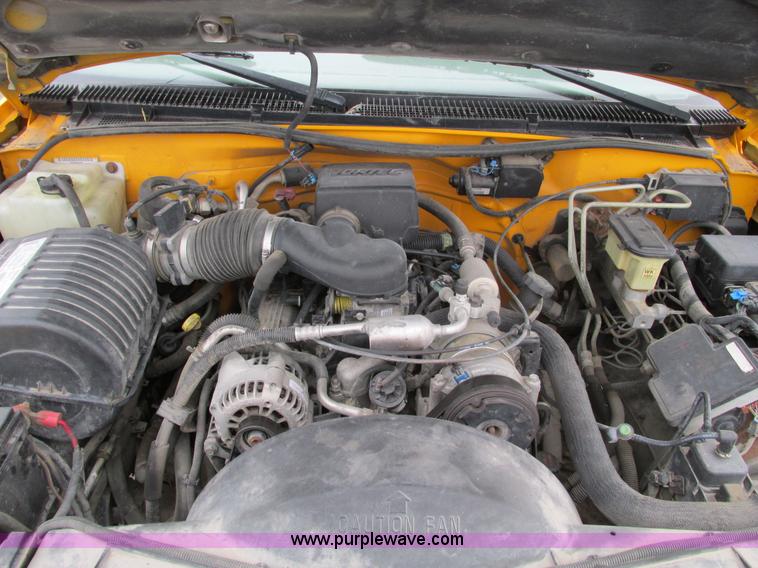 image for item F4189 1999 Chevrolet Suburban K2500 SUV