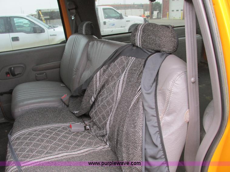image for item F4189 1999 Chevrolet Suburban K2500 SUV