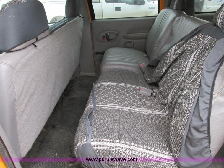 image for item F4189 1999 Chevrolet Suburban K2500 SUV