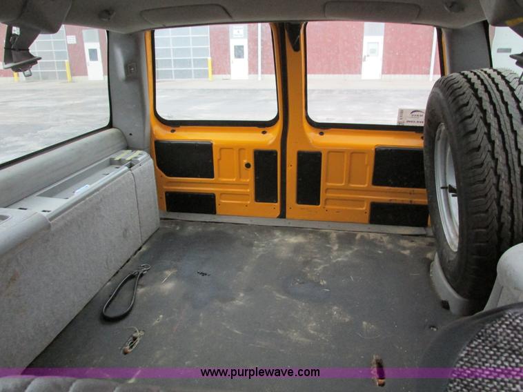 image for item F4189 1999 Chevrolet Suburban K2500 SUV