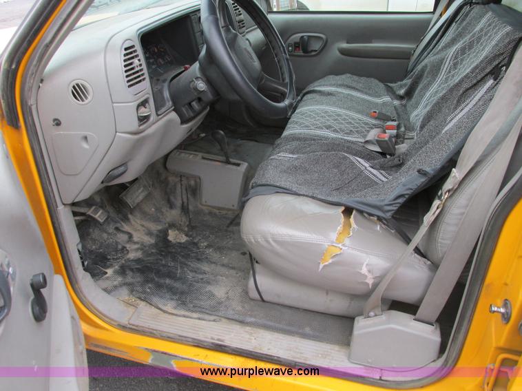 image for item F4189 1999 Chevrolet Suburban K2500 SUV