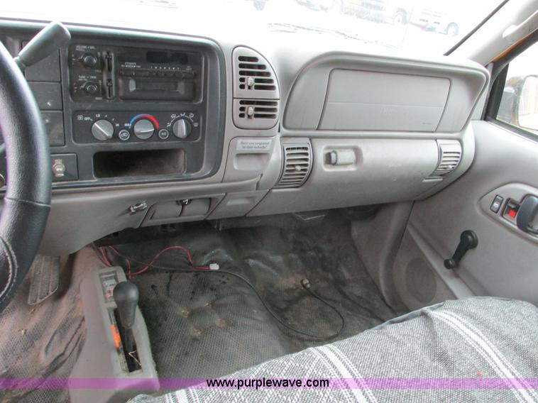 image for item F4189 1999 Chevrolet Suburban K2500 SUV