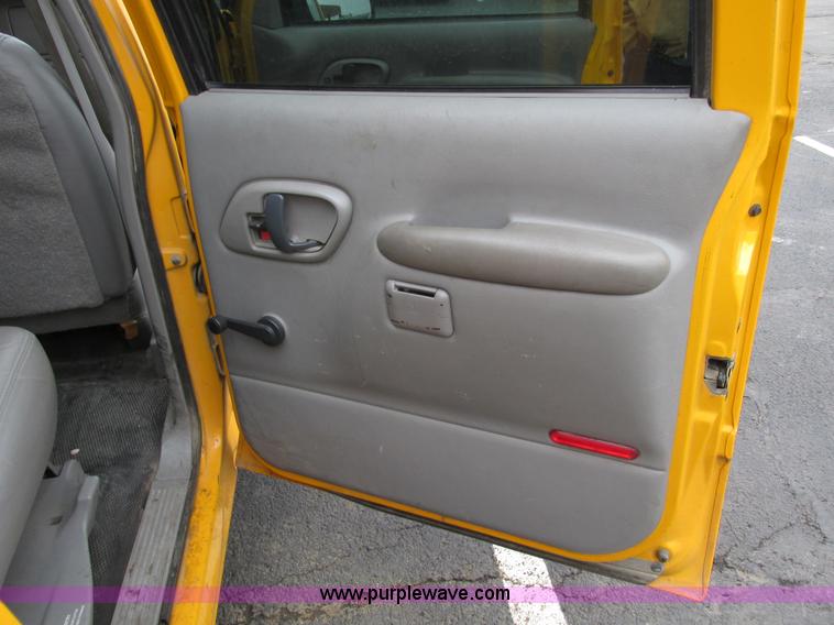 image for item F4189 1999 Chevrolet Suburban K2500 SUV