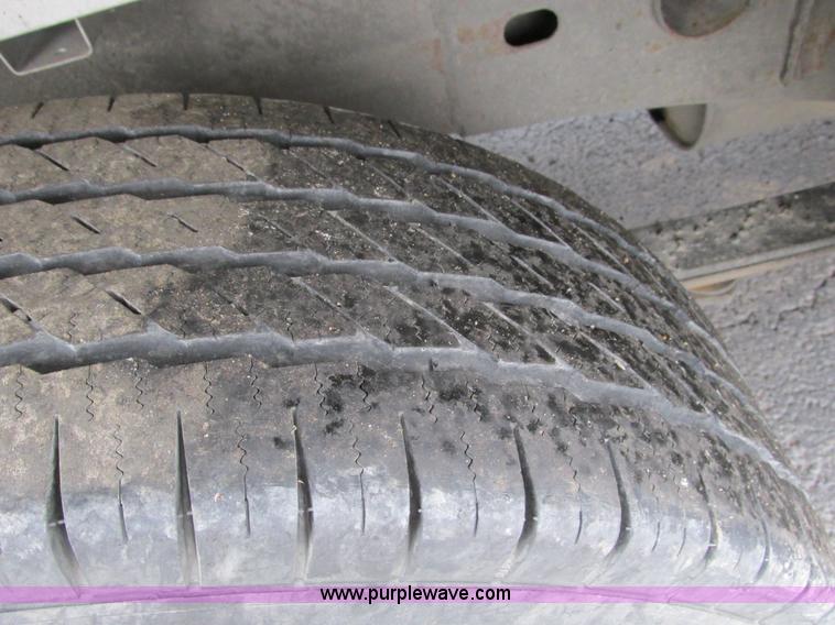 image for item F4190 2006 Chevrolet Silverado 1500 Crew Cab pickup truck