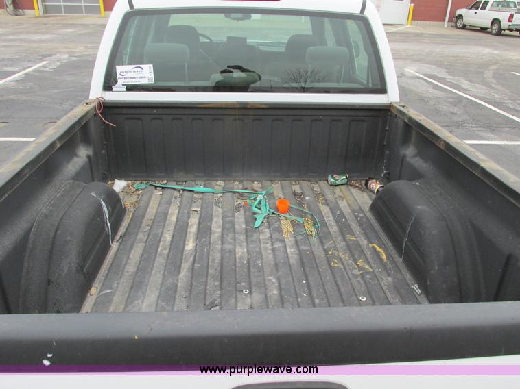 image for item F4190 2006 Chevrolet Silverado 1500 Crew Cab pickup truck