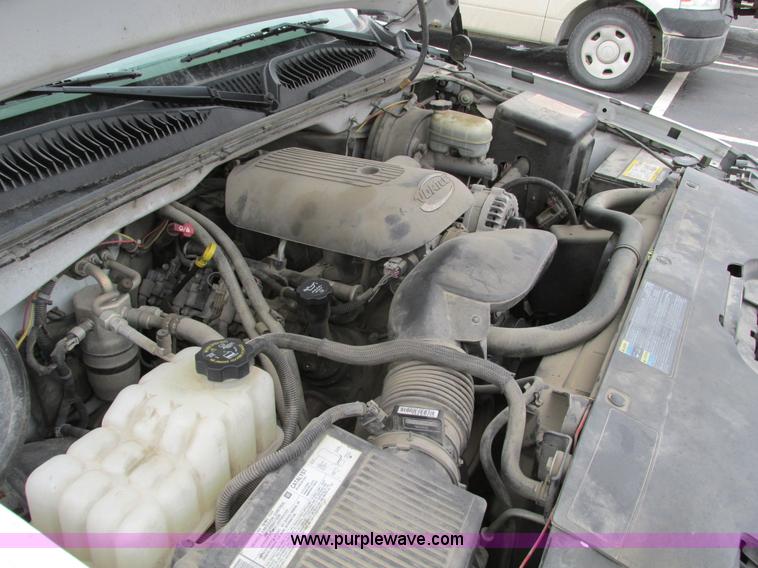 image for item F4190 2006 Chevrolet Silverado 1500 Crew Cab pickup truck