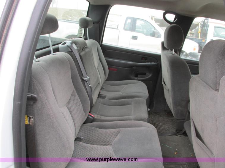 image for item F4190 2006 Chevrolet Silverado 1500 Crew Cab pickup truck