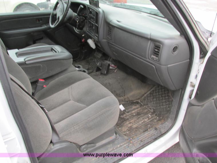 image for item F4190 2006 Chevrolet Silverado 1500 Crew Cab pickup truck