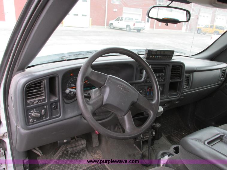 image for item F4190 2006 Chevrolet Silverado 1500 Crew Cab pickup truck