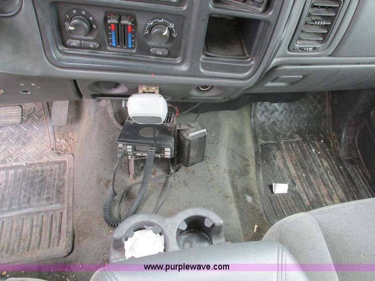 image for item F4190 2006 Chevrolet Silverado 1500 Crew Cab pickup truck