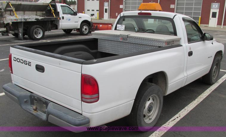image for item F4191 2001 Dodge Dakota pickup truck