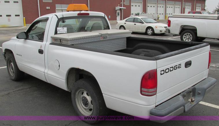 image for item F4191 2001 Dodge Dakota pickup truck