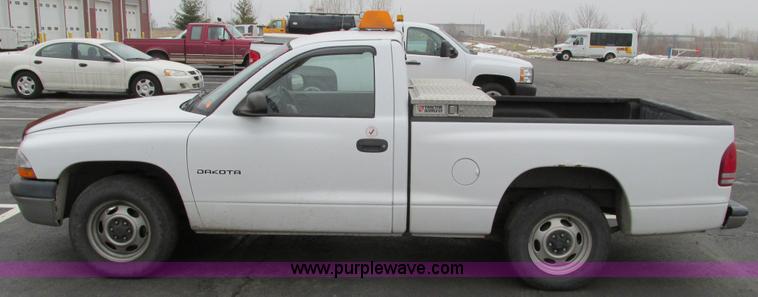image for item F4191 2001 Dodge Dakota pickup truck