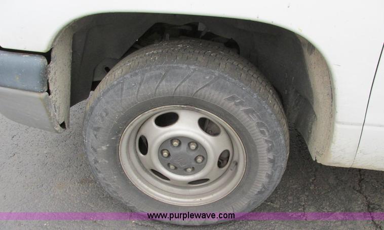 image for item F4191 2001 Dodge Dakota pickup truck