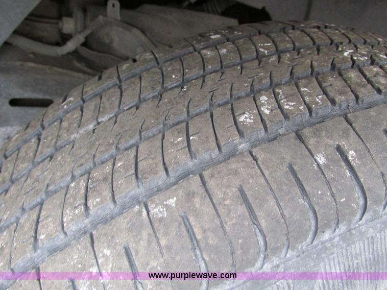 image for item F4191 2001 Dodge Dakota pickup truck