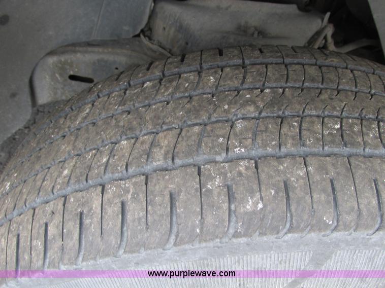 image for item F4191 2001 Dodge Dakota pickup truck