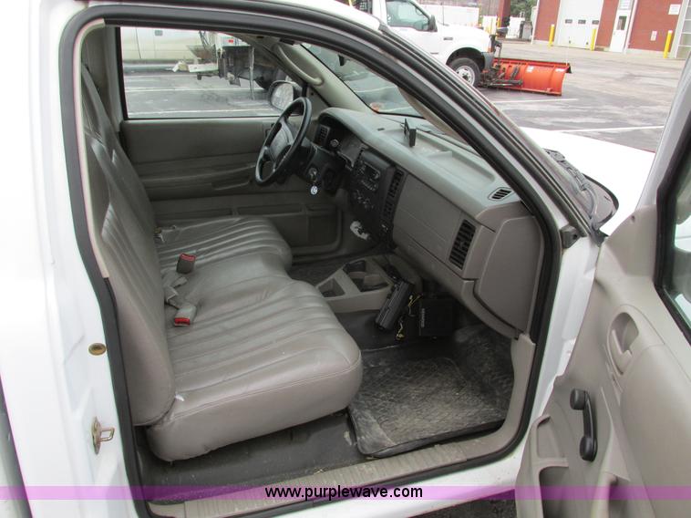 image for item F4191 2001 Dodge Dakota pickup truck