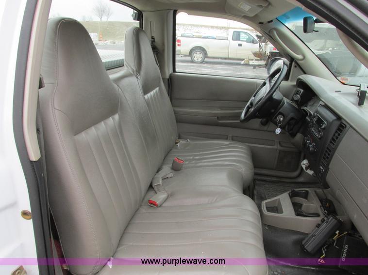 image for item F4191 2001 Dodge Dakota pickup truck