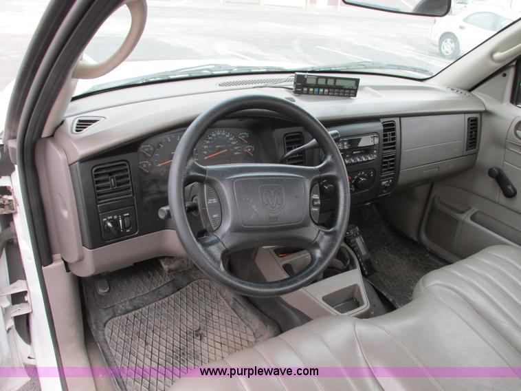 image for item F4191 2001 Dodge Dakota pickup truck