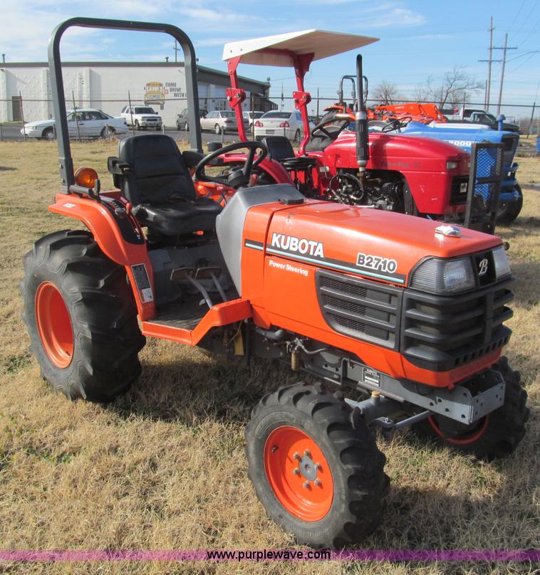 image for item F4685 Kubota B2710 MFWD tractor