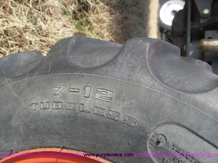 image for item F4685 Kubota B2710 MFWD tractor