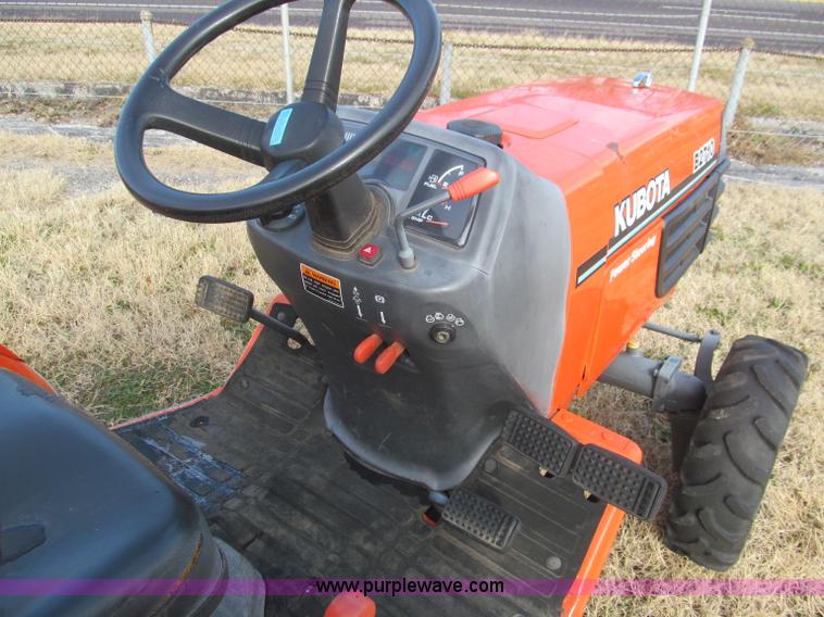 image for item F4685 Kubota B2710 MFWD tractor