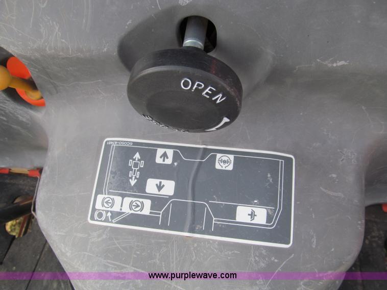 image for item F4685 Kubota B2710 MFWD tractor