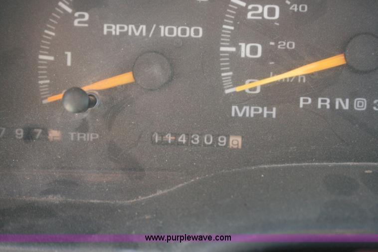 image for item G5544 1998 Chevrolet 3500HD flatbed pickup truck