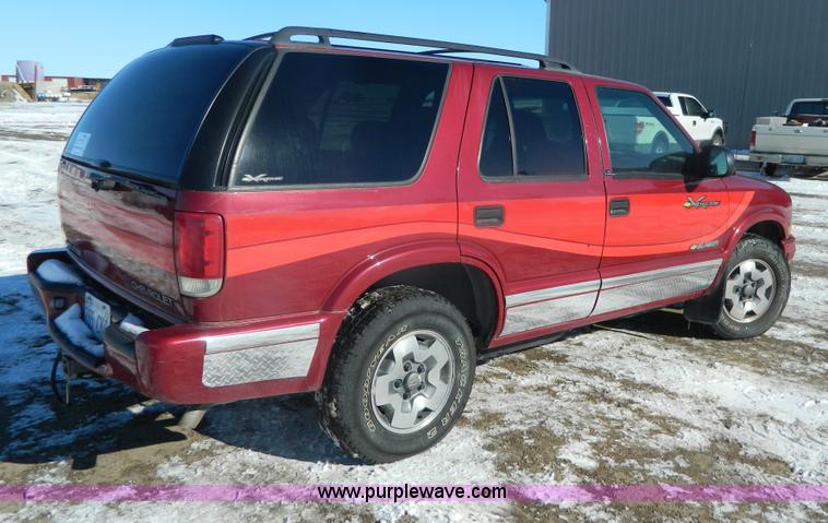 image for item G7609 2002 Chevrolet Blazer Xtreme LS SUV