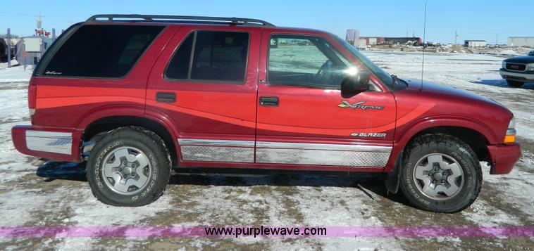 image for item G7609 2002 Chevrolet Blazer Xtreme LS SUV