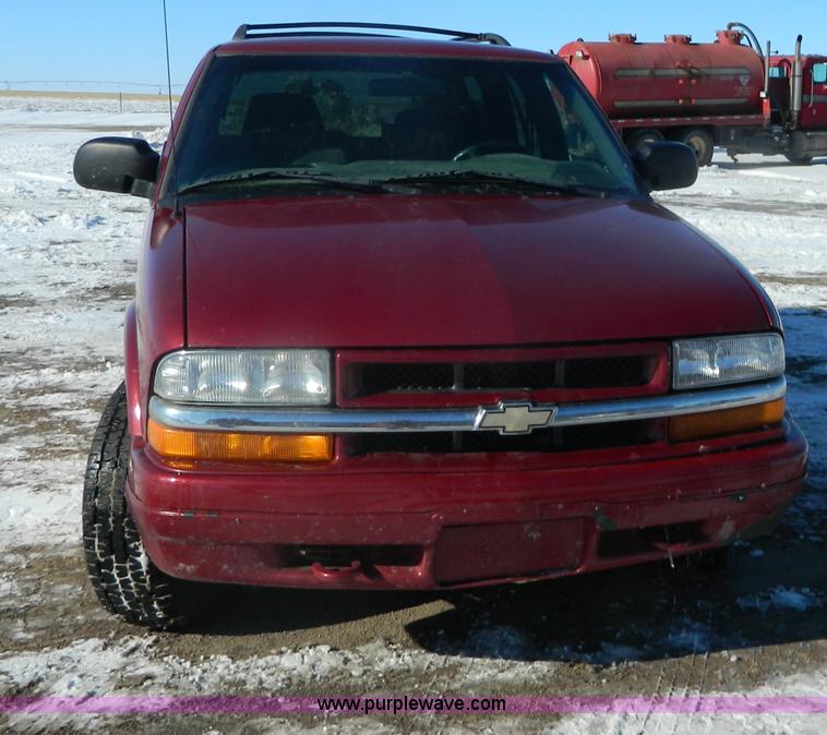 image for item G7609 2002 Chevrolet Blazer Xtreme LS SUV