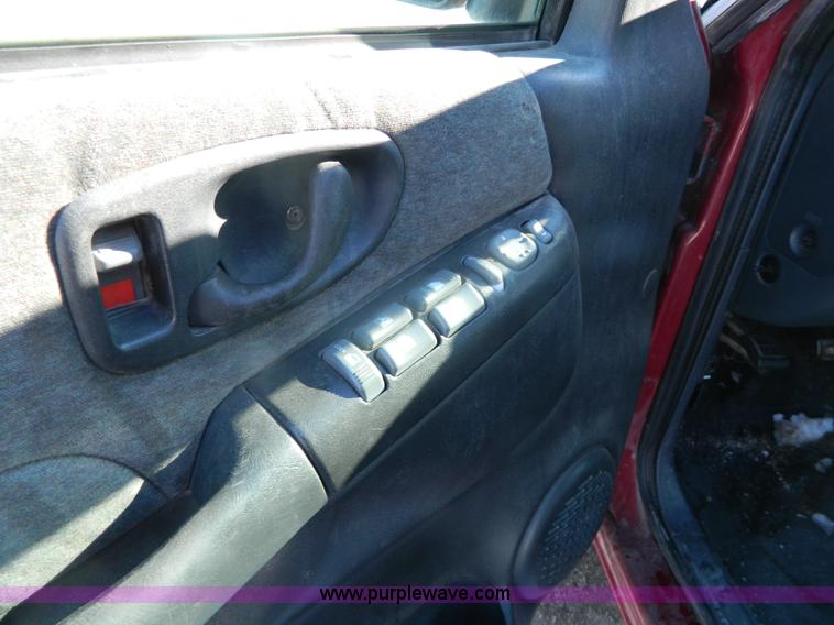 image for item G7609 2002 Chevrolet Blazer Xtreme LS SUV