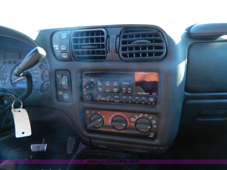 image for item G7609 2002 Chevrolet Blazer Xtreme LS SUV