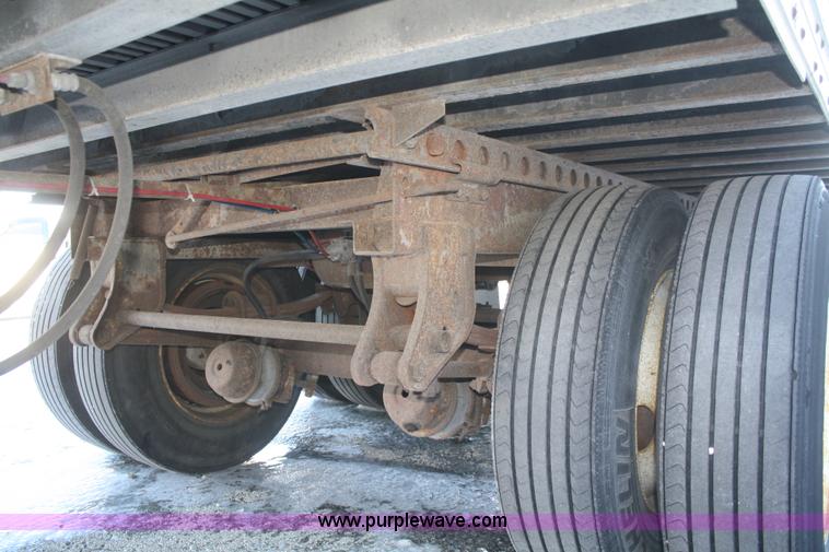 image for item O9898 1995 Utility 48' dry van trailer