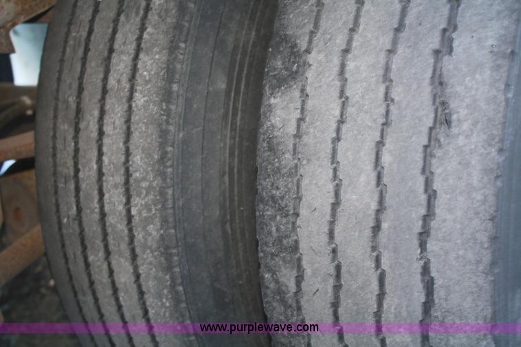 image for item O9898 1995 Utility 48' dry van trailer