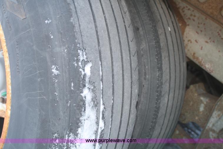 image for item O9898 1995 Utility 48' dry van trailer