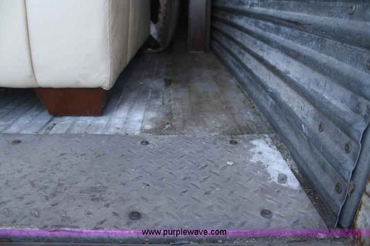 image for item O9898 1995 Utility 48' dry van trailer