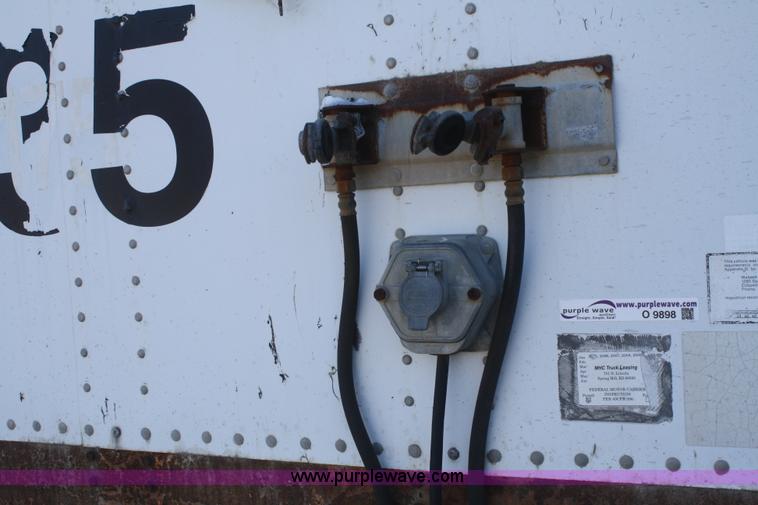 image for item O9898 1995 Utility 48' dry van trailer