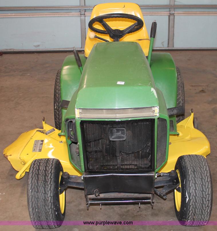 John Deere 210 lawn tractor in Abilene, KS Item V9248 sold Purple Wave