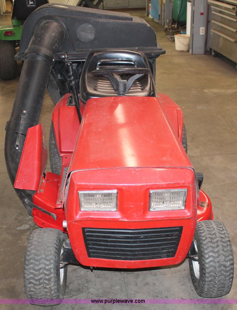 Montgomery Ward lawn tractor in Abilene, KS Item V9249 sold Purple Wave