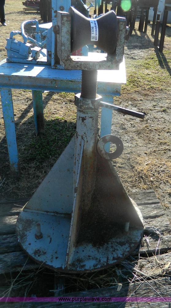 Roller V stand in Concordia, KS Item Y9093 sold Purple Wave