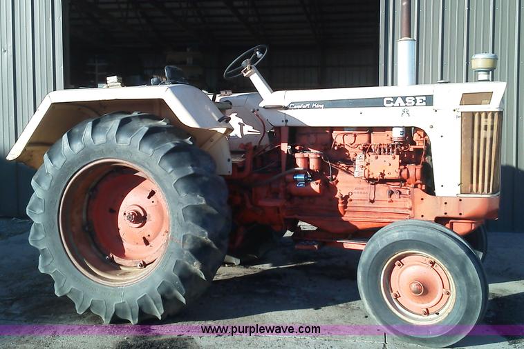 image for item B1716 1967 Case 930 tractor