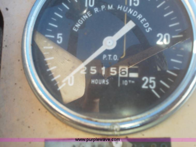 image for item B1716 1967 Case 930 tractor