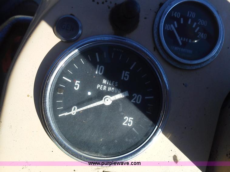 image for item B1716 1967 Case 930 tractor