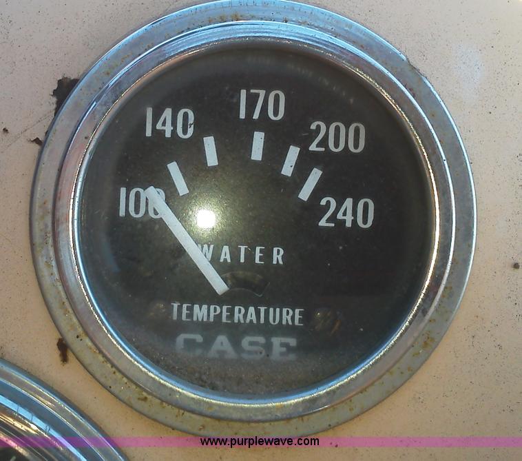 image for item B1716 1967 Case 930 tractor