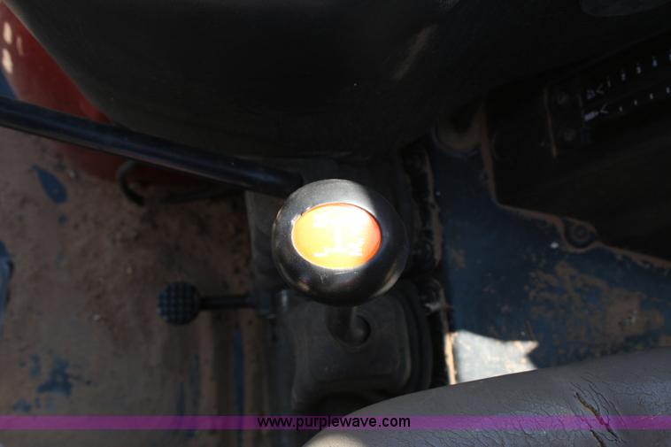 image for item B1803 2005 Case IH JX1075C Maxxim tractor with loader