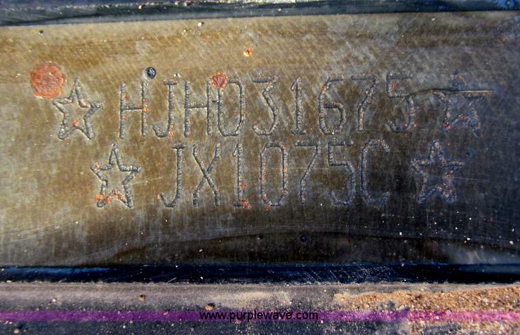 image for item B1803 2005 Case IH JX1075C Maxxim tractor with loader